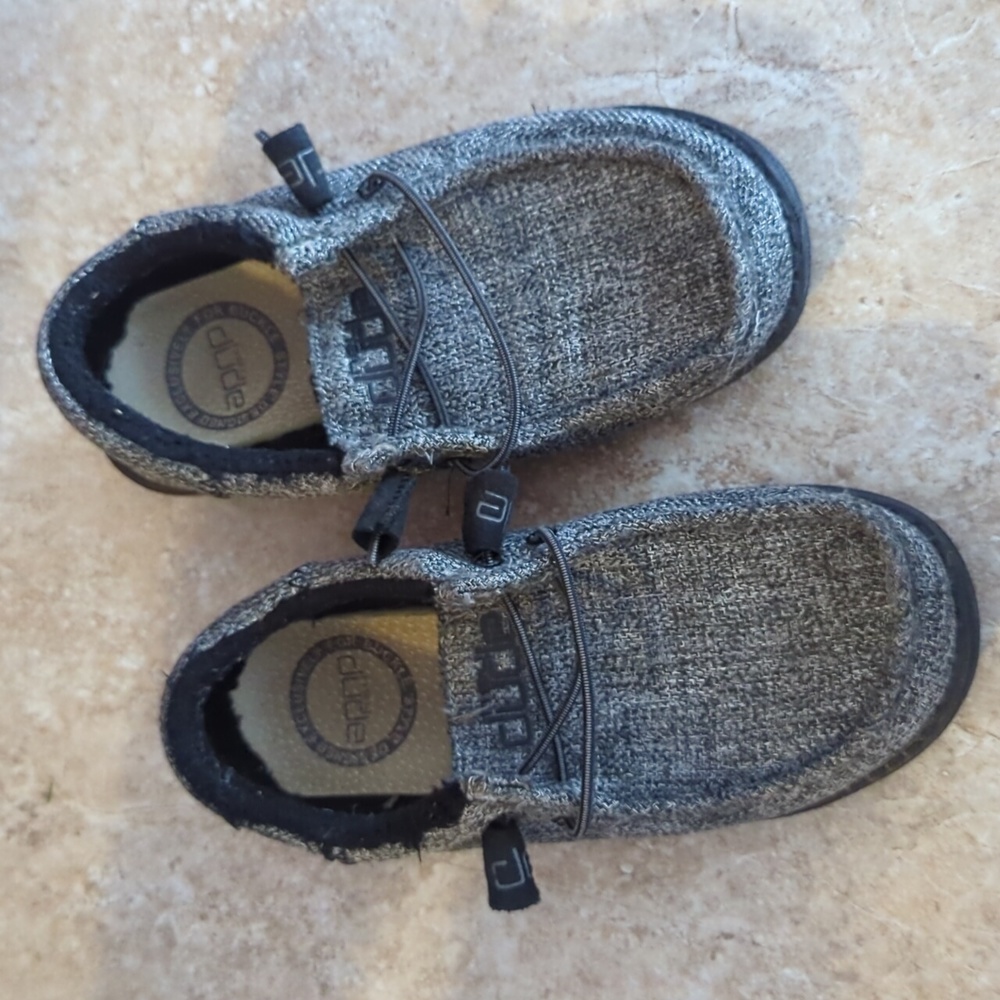 Hey Dude, size 13 boys, black
